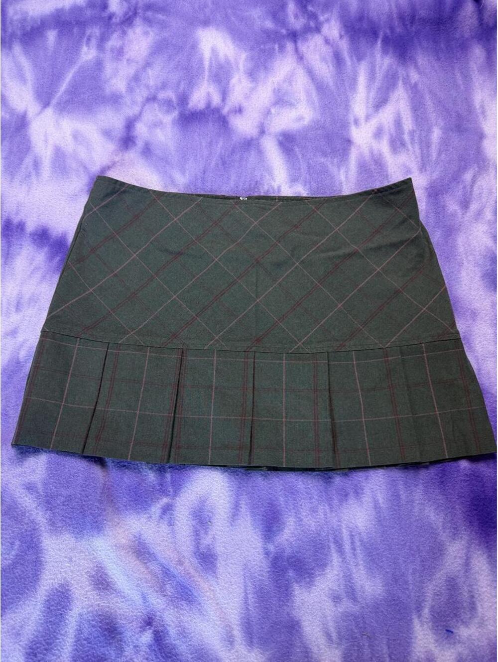 Tracy Evans grey and pink plaid pleated skirt